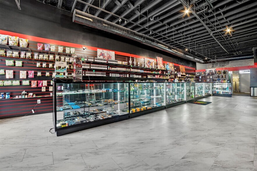 More Photos Of 923 Loop 332, Liberty Hill Storefront Retail Residential For Sale