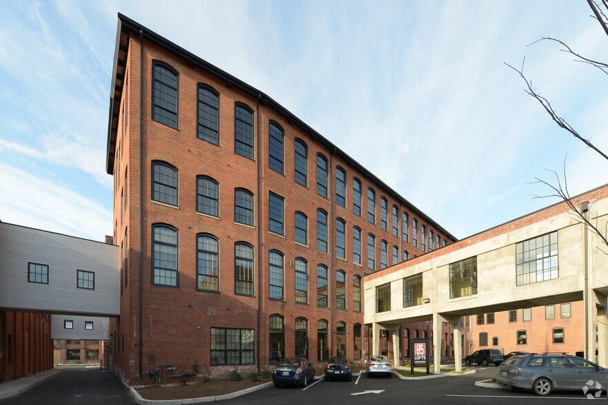 More Photos Of 12 Eagle St, Providence Apartments For Lease