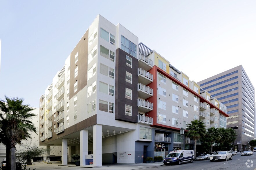 Primary Photo Of 1111 Wilshire Blvd, Los Angeles Apartments For Lease