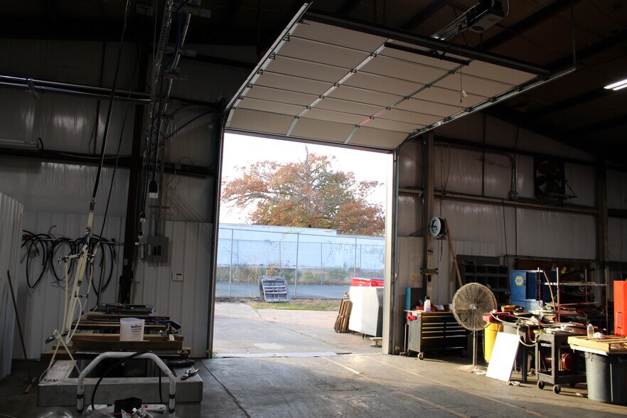 More Photos Of 6112 Patterson Rd, Little Rock Light Distribution For Sale