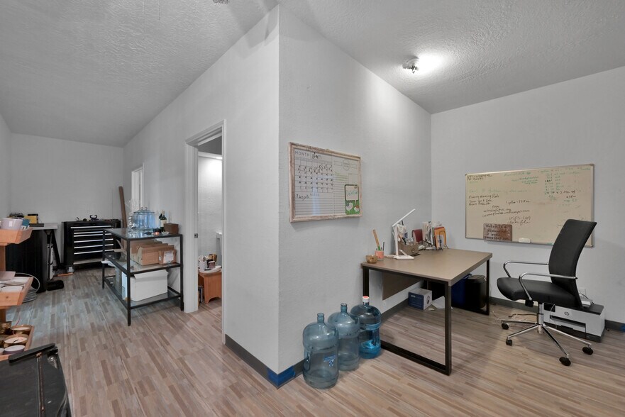 More Photos Of 23233 Snook Ln, Tomball Storefront Retail Office For Lease