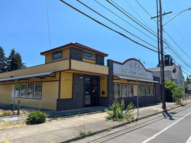 More Photos Of 1810-1818 SE 122nd Ave, Portland Restaurant For Sale