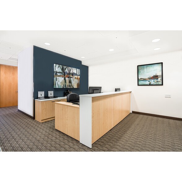 More Photos Of 505 Montgomery St, San Francisco Coworking Space