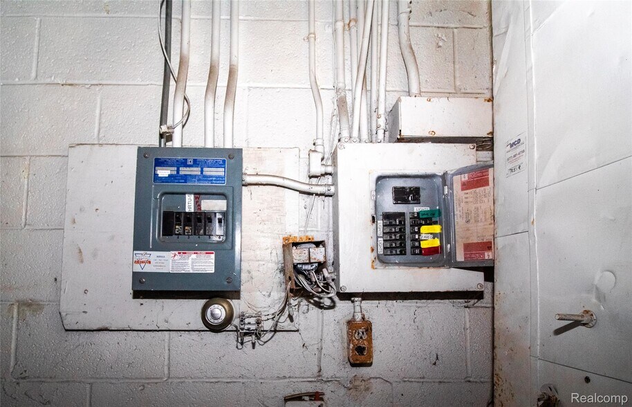 More Photos Of 1462 Imlay City Rd, Lapeer Manufacturing For Lease