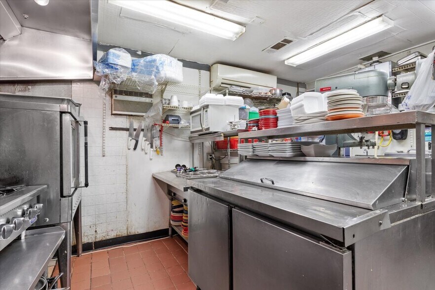 More Photos Of 495 Van Alstyne Pky, Van Alstyne Restaurant For Sale