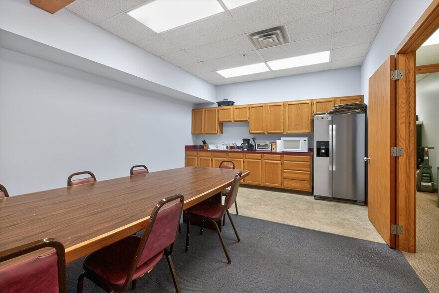 More Photos Of 4350 Pacific Hwy, Bellingham Industrial For Lease