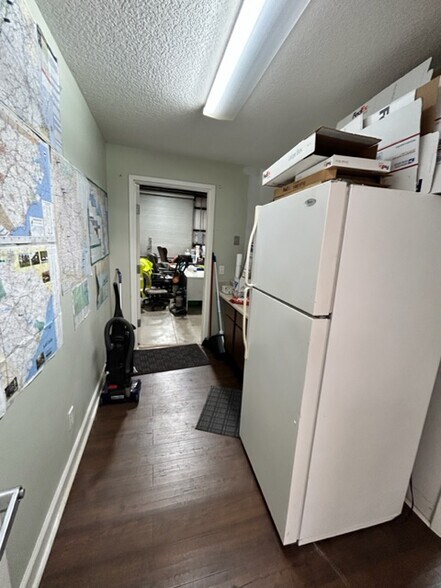More Photos Of 85101 Commercial Park Dr, Yulee Flex For Lease