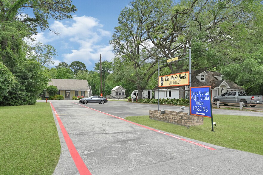 More Photos Of 17934 Kuykendahl Rd, Spring Storefront For Sale