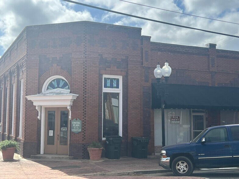 More Photos Of 124 E College Ave, Ashburn Loft Creative Space For Sale