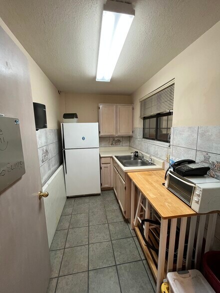 More Photos Of 102 W Calton Rd, Laredo Office Residential For Sale