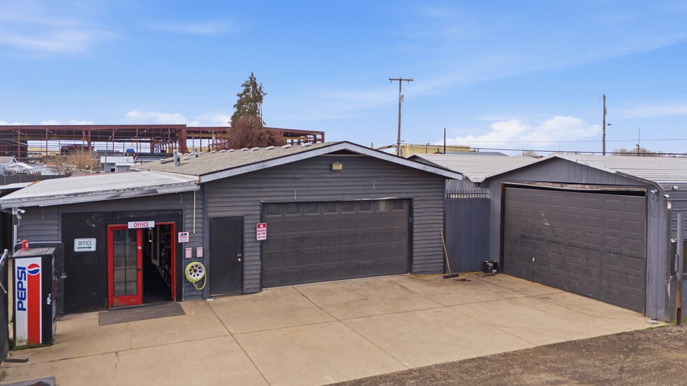 More Photos Of 29850 Kelso St, Eugene Industrial For Sale