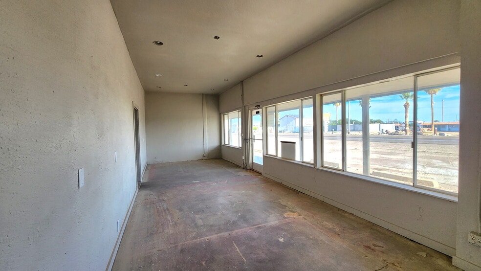 More Photos Of 66695 HWY 60 hwy, Salome Warehouse For Sale