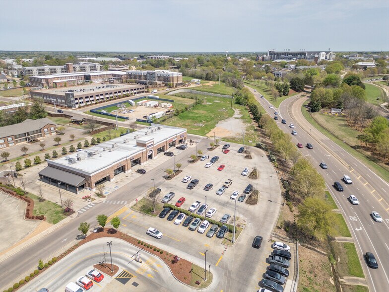 More Photos Of 87 Cotton Mill Rd, Starkville Storefront For Lease