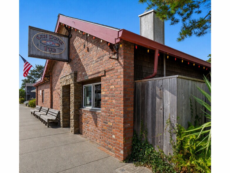 Primary Photo Of 127 Laneda Ave, Manzanita Bar For Sale