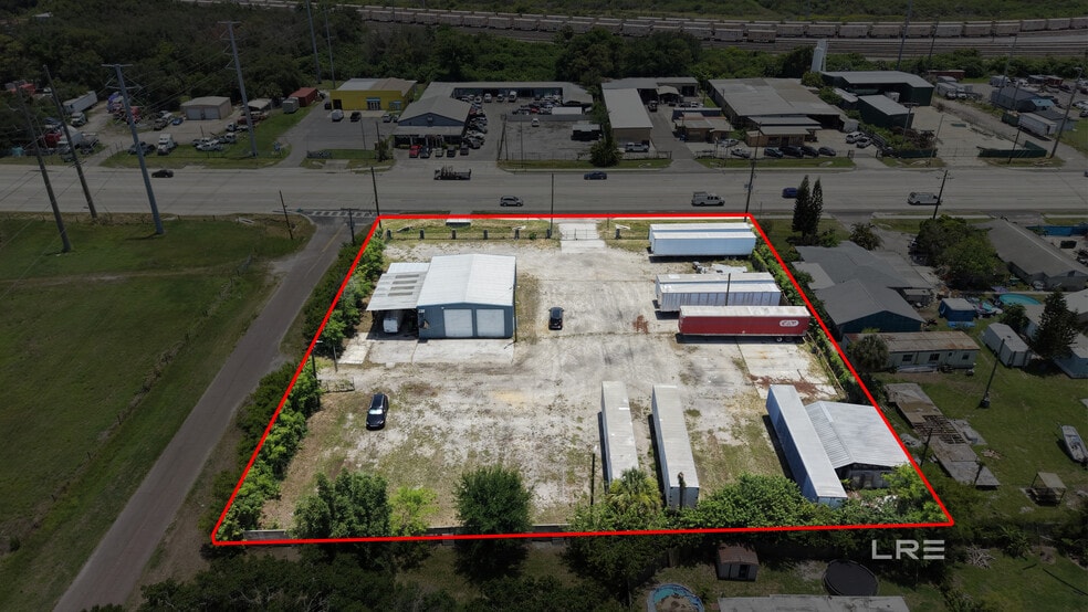 More Photos Of 4138 Causeway Blvd, Tampa Warehouse For Lease