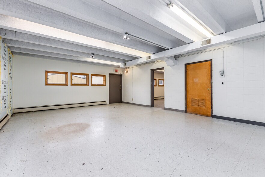 More Photos Of 410 N Union St, Dodgeville Office For Sale