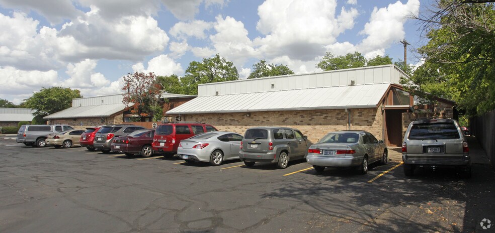 More Photos Of 711 W 38th St, Austin Unknown For Lease