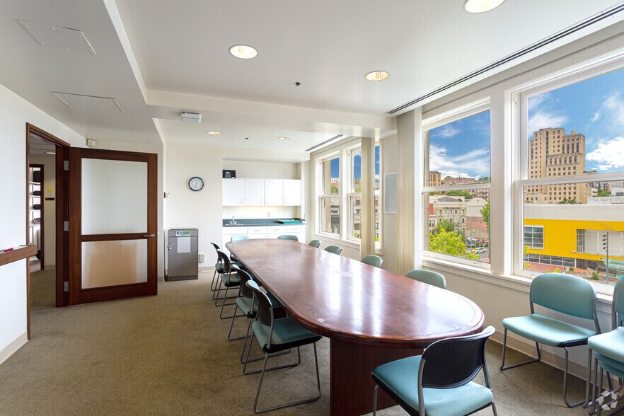 More Photos Of 950 Pacific Ave, Tacoma Office For Sale