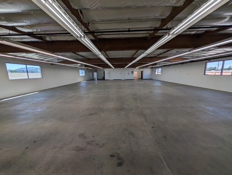 More Photos Of 1835 Dana St, Glendale Distribution For Lease