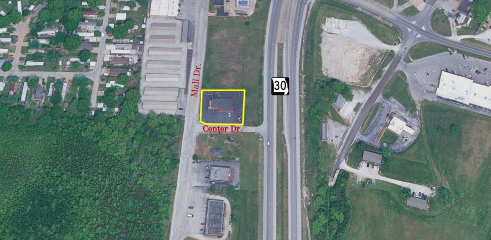 More Photos Of 6696 Mall Dr, Cedar Hill Storefront Retail Office For Lease