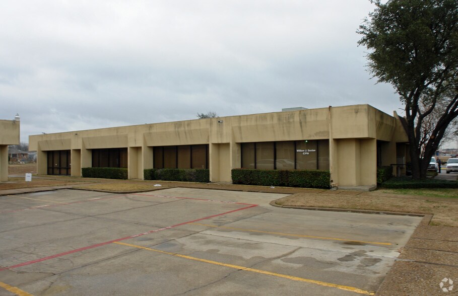More Photos Of 2944 Motley Dr, Mesquite Office For Lease