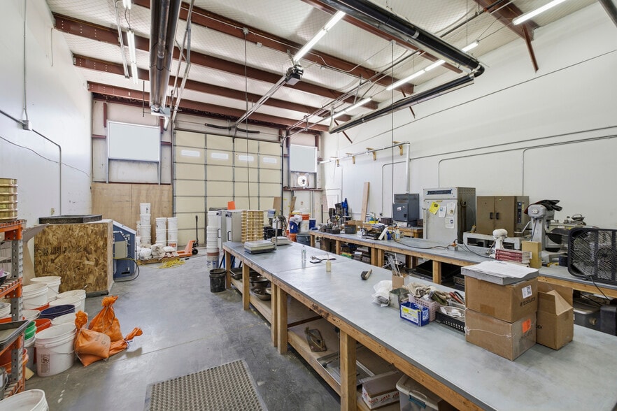 More Photos Of 449-477 Denver Ave, Loveland Light Distribution For Lease