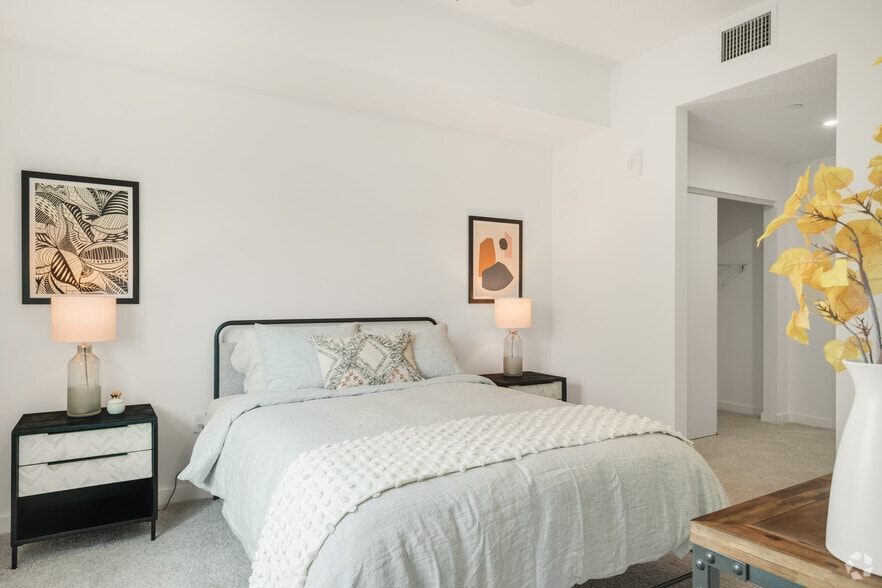 More Photos Of 1601 N Dixie Hwy, Lake Worth Apartments For Lease