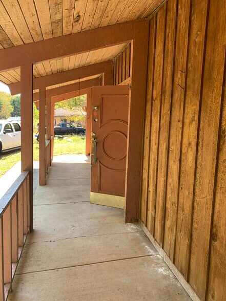 More Photos Of 8804 Warsaw Road 85, Aliceville Loft Creative Space For Sale