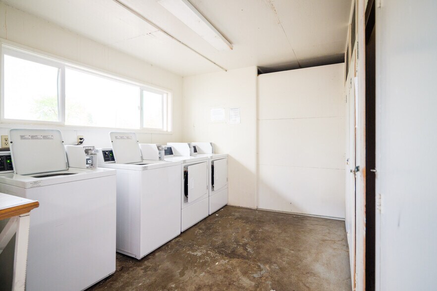 More Photos Of 160 Whitman St N, Monmouth Apartments For Sale