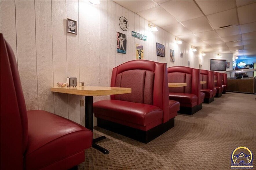 More Photos Of 115 W 7th St, Horton Restaurant For Sale