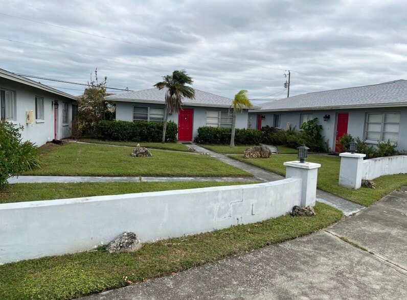 Primary Photo Of 4015 SE 19th Ave, Cape Coral Apartments For Sale