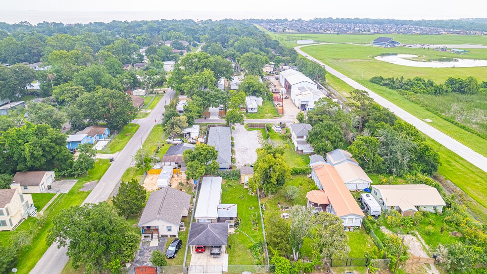 More Photos Of 4806 6th St, Bacliff Apartments For Sale