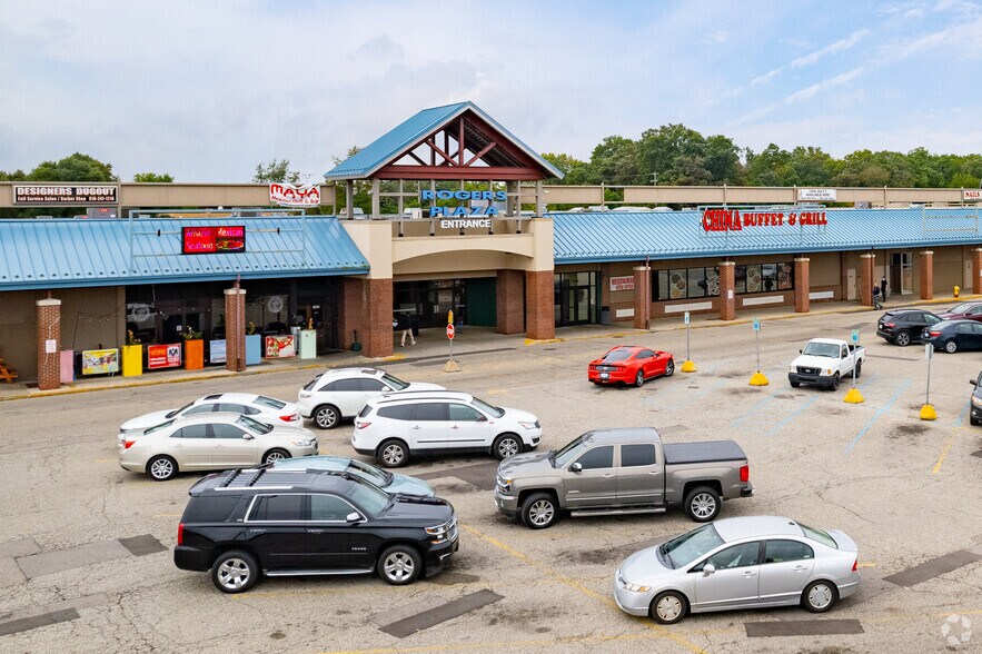 Primary Photo Of 950-1148 28th St SW, Wyoming Storefront For Lease
