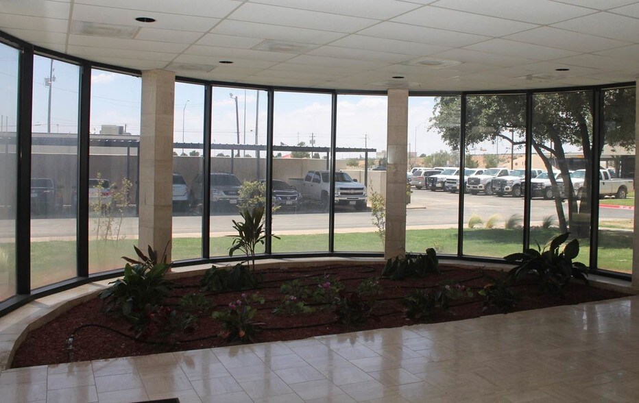 More Photos Of 6005 Eastridge Rd, Odessa Office For Lease