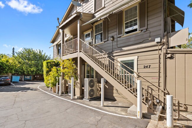 More Photos Of 241 El Camino Real, Menlo Park Storefront Retail Office For Sale