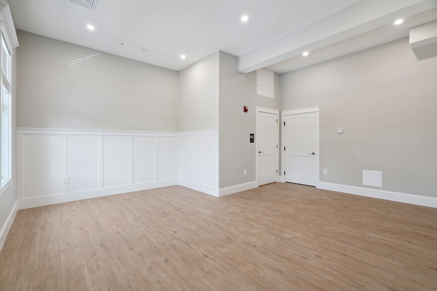 More Photos Of 3 Quill Lane, Barrington Apartments For Lease