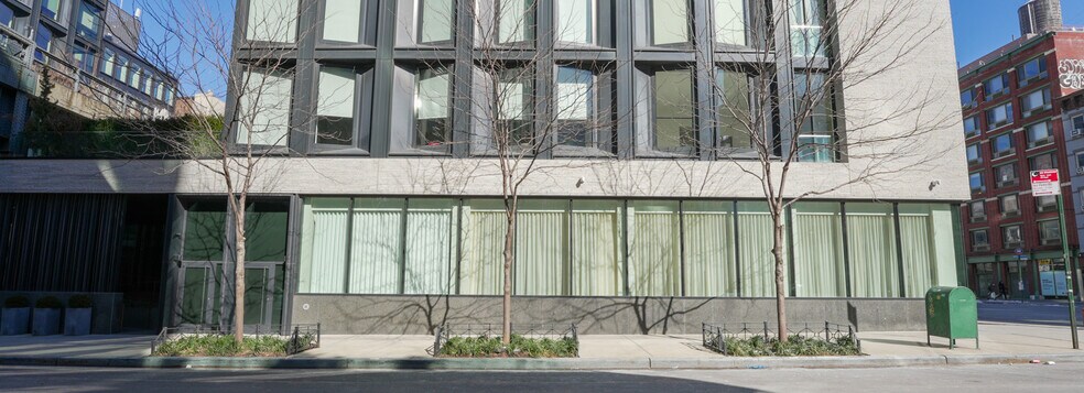 More Photos Of 155 10th Ave, New York Apartments For Lease