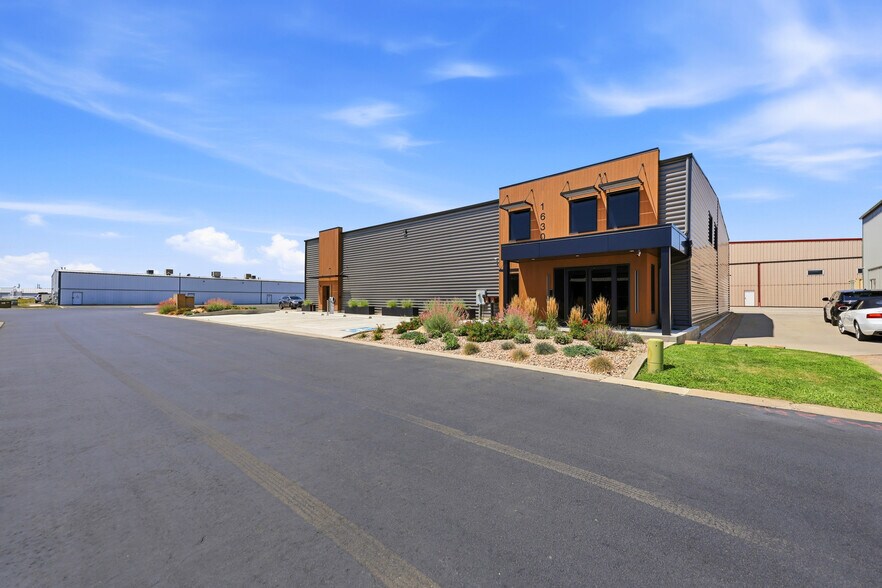 More Photos Of 1630 W 2225 S, Woods Cross Airplane Hangar For Lease