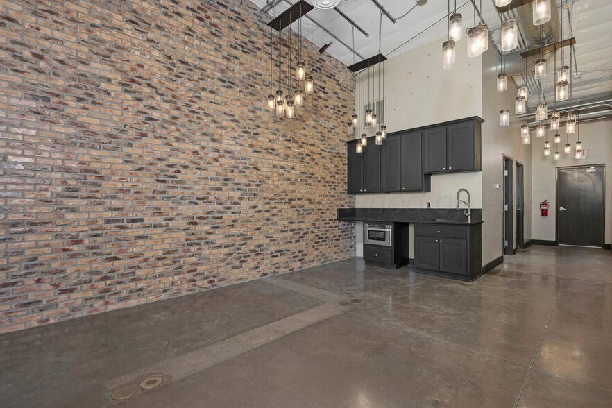 More Photos Of , Amarillo General Retail For Sale