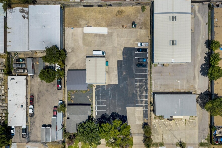 More Photos Of 2655 Myrtle Springs Ave, Dallas Light Manufacturing For Sale