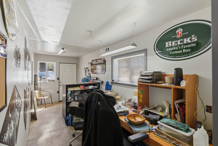 More Photos Of 55374 Rosa Rd, Bandon Manufacturing For Sale