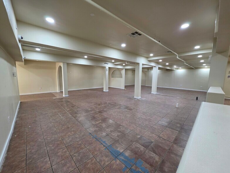More Photos Of 1093 Airport Rd, Imperial Hotel For Lease