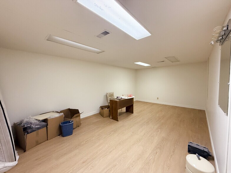 More Photos Of 310 First St, Midland Office For Lease