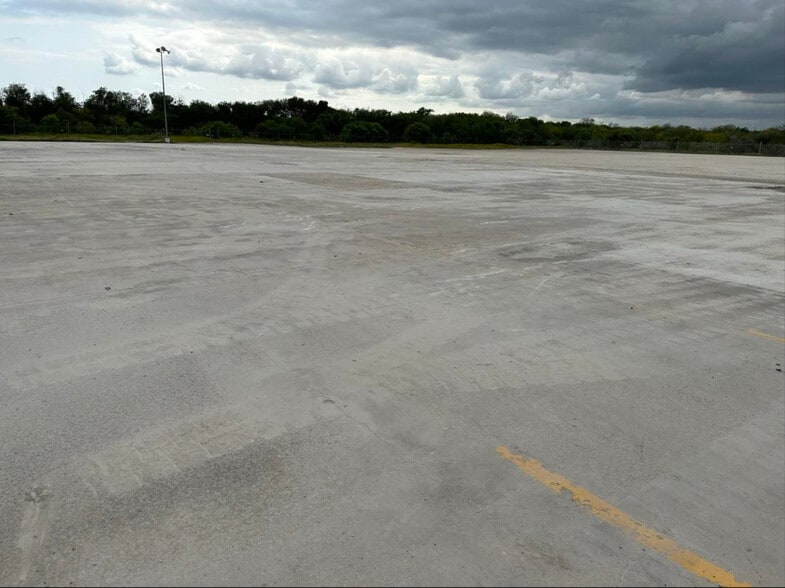 More Photos Of 10195 Somerset Rd, San Antonio Land For Lease