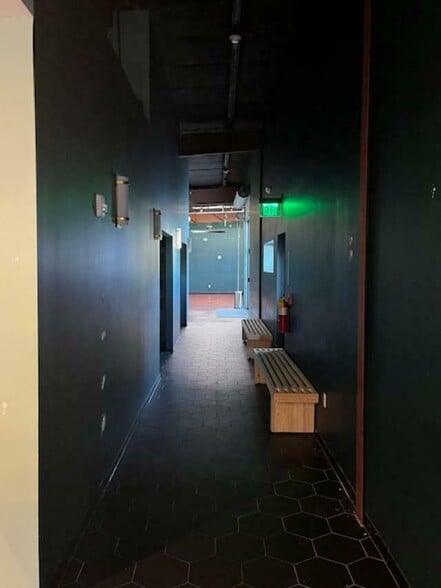 More Photos Of 655 31st St S, Saint Petersburg Warehouse For Sale