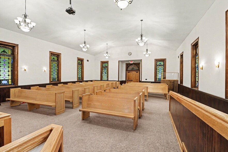 More Photos Of 9 W Shepard St, Hartford Religious Facility For Sale