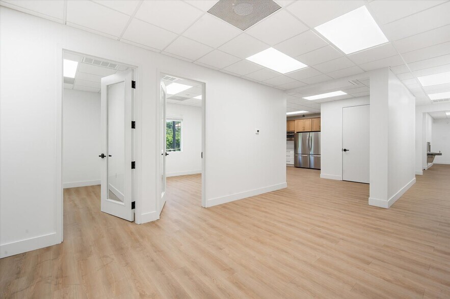 More Photos Of 8626 N Himes Ave, Tampa Medical For Sale