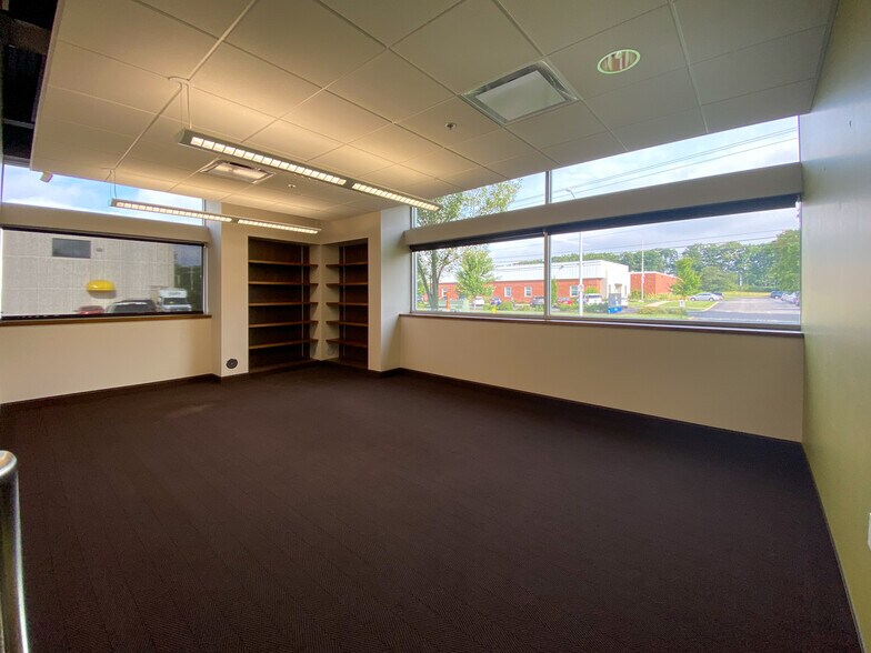 More Photos Of 2140 Oak Industrial Dr NE, Grand Rapids Manufacturing For Lease
