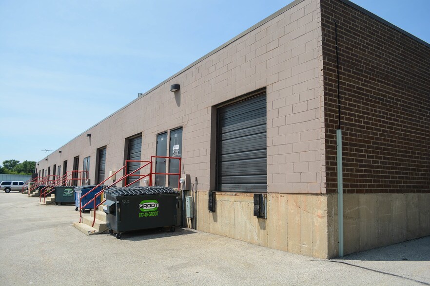 More Photos Of 1099 Brown St, Wauconda Warehouse For Lease