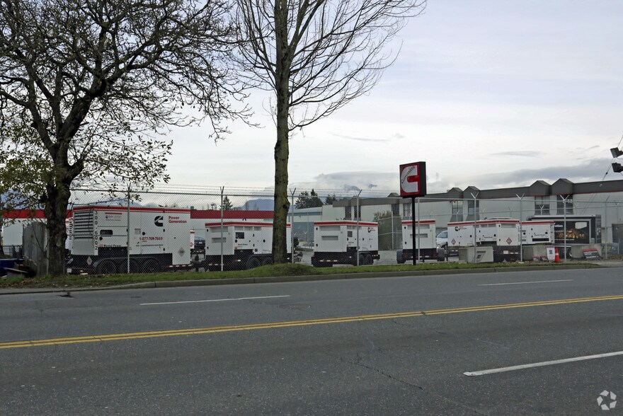 More Photos Of 19555 96th Ave, Surrey Showroom For Lease